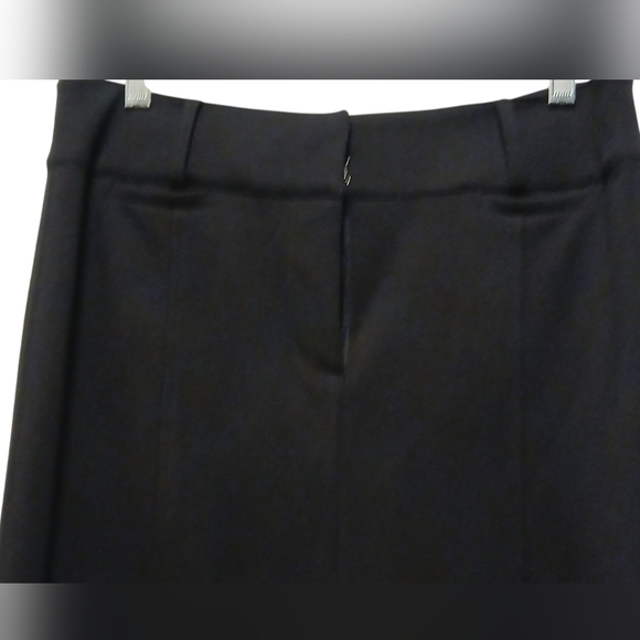 Nine West - NWOT,Black Skirt W/Belt Loops, Clasp, Zip & Button Closure, Size Med - Picture 7 of 10